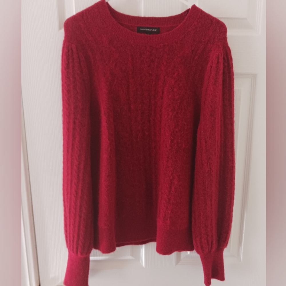 Vintage Banana Republic Red Alpaca Blend Crewneck Sweater.Made In HKG. Size L